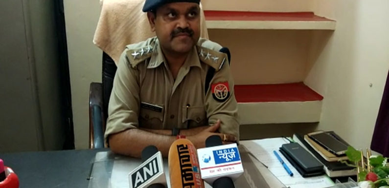 लखीमपुर खीरी पुलिस फिर विवादों में, चोरी की बाइक चलाते दरोगा का फोटो वायरल