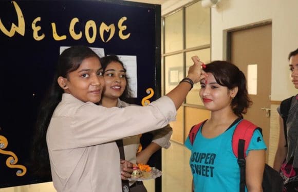 सुभारती के जनसंचार एवं पत्रकारिता संकाय में नये छात्रों का किया गया स्वागत