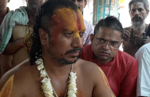 आमरण अनशन केवल प्रसिद्धि पाने के लिए है: महंत सुरेश दास