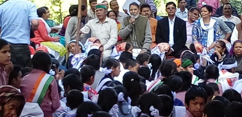 गांधी जयंती पर पर्यावरणविद चंडी प्रसाद भट्ट ने रामधुन पर निकाली रैली