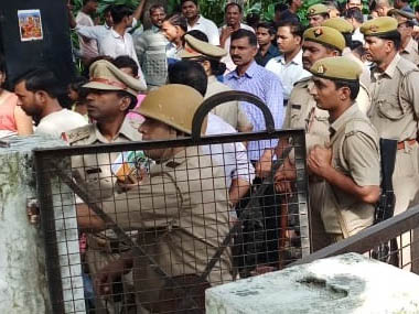 राम जानकी मन्दिर की मूर्तियों को असामाजिक तत्वों ने तोड़ा