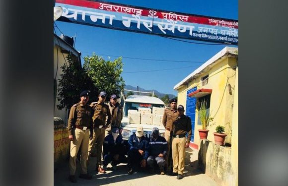 अवैध अंग्रेजी शराब के साथ थाना गैरसैण पुलिस ने किया तीन व्यक्तियों को गिरफ्तार