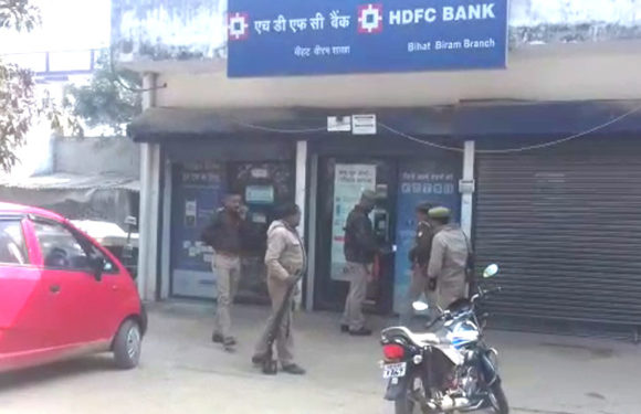 सीतापुर में एच डी एफ सी बैंक एटीएम से चोरों ने उड़ाए 15 लाख