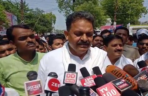 गठबंधन प्रत्याशी अफजाल अंसारी ने गाजीपुर से किया नामांकन