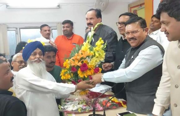 अपनी जिंदगी अपना दल (आजाद) पार्टी के सैकड़ों कार्यकर्ता भाजपा में शामिल