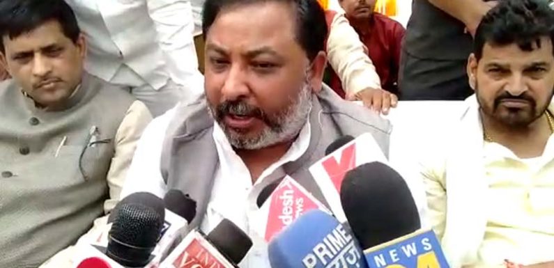 स्मृति ईरानी के डर से भागकर केरल से चुनाव लड़ रहे है राहुल-दयाशंकर सिंह