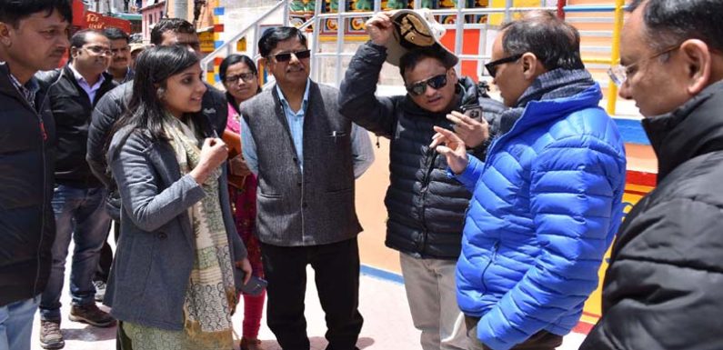 आपदा प्रबन्धन सचिव ने बद्रीनाथ पहुॅचकर कर व्यवस्थाओं का लिया जायजा