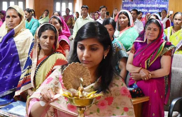 आजीविका मिशन से ग्रामीण महिलाओं के जीवन में बडा सामाजिक आर्थिक परिवर्तन- जिलाधिकारी
