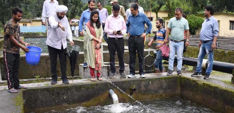 हरबंस सिंह चुघ ने जनपद भ्रमण कर विकास कार्यो का किया स्थलीय निरीक्षण