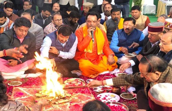 सीलमपुर में आगजनी आम आदमी पार्टी की साजिश है – मनोज तिवारी