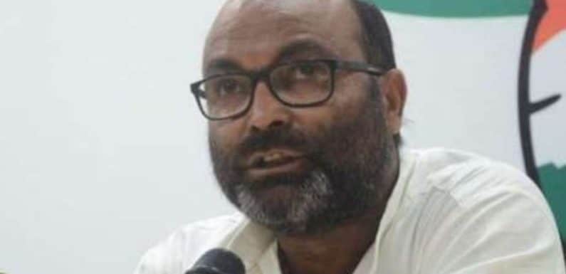 यूपी में किसानों की आत्महत्या बढ़ी, योगी, मोदी की सरकार अमीरों के साथ खड़ी है-लल्लू