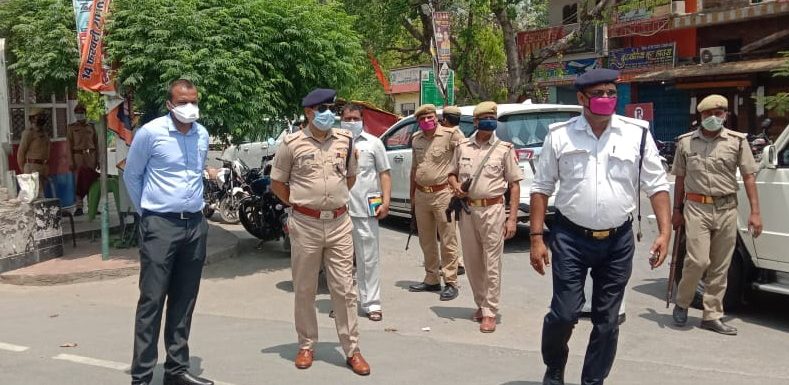 कुशीनगर-घर मे छिपे दो जमातियों को पुलिस ने गिरफ्तार कर आइसलोट कराया