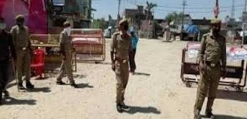 बस्ती में पुलिस ने हॉटस्पॉट एरिया में टहलती मिलीं ७ महिलाओं समेत १० गिरफ्तार