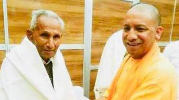 23 करोड़ जनता के कर्तव्यबोध ने पिता के अंतिम संस्कार में योगी को जाने से रोका
