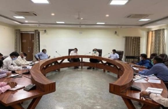 टीम”11″ के सदस्यों ने लिया आगरा का जायजा, सीएम को सौपेंगे रिपोर्ट