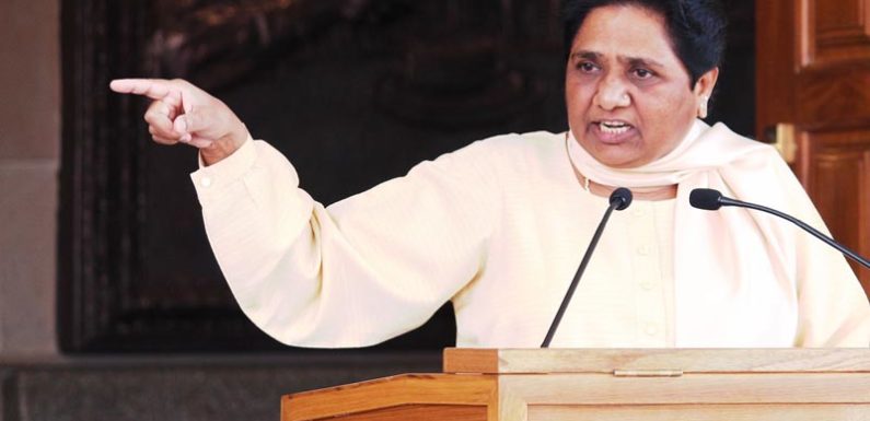 योगी आदित्यनाथ को मठाधीशी के लिए वापस भेज देना चाहिए गोरखपुर-मायावती
