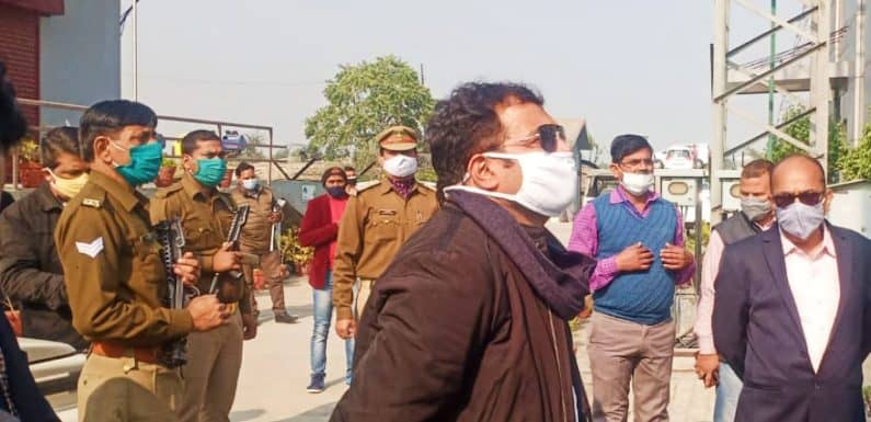 लखनऊ : ऊर्जा मंत्री के विद्युत उपकेंद्र पहुँचने पर हड़कंप