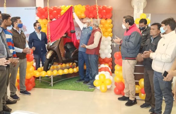झांसी : 20 वर्ष पूरे होने पर मां अंबे होण्डा ने होंडा एक्टिवा 6G का एनिवर्सरी एडिशन किया लांच