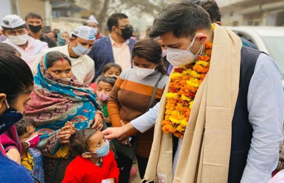 राघव चड्ढ़ा ने किया सड़कऔर प्रवेश द्वार निर्माण का उद्घाटन