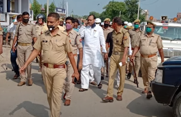 आरिफ अनवर हाशमी की गोण्डा सम्पत्ति पर चला प्रशासन का डंडा