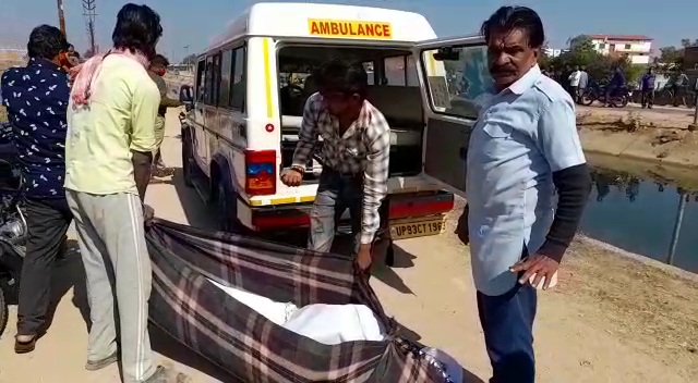 झाँसी : लाश मिलने से मचा हड़कंप, मौके पर पहुंची पुलिस