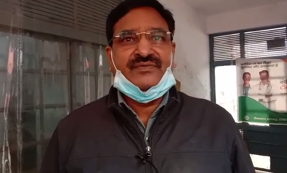 सिद्धार्थनगर : ज़िले के डीटीओ ने आज सबसे पहले करवाया टीकाकरण
