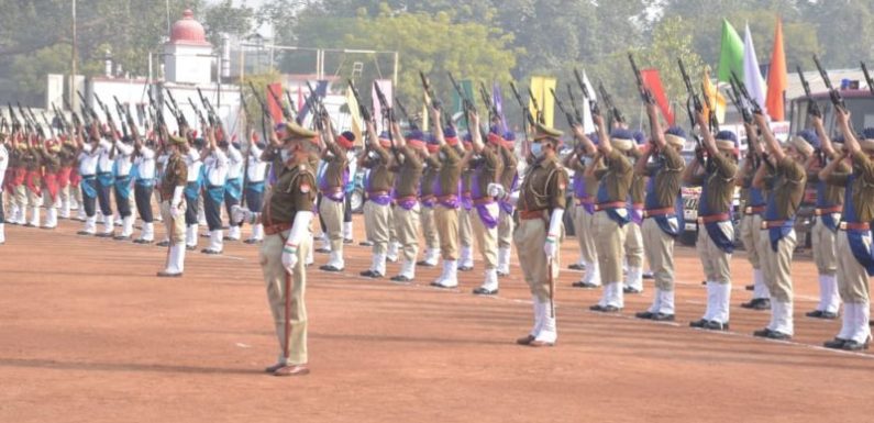 झाँसी : गणतंत्र दिवस के भव्य परेड की फाइनल रिहर्सल परेड