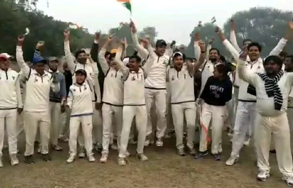 टीम इंडिया की जीत को लेकर कानपुर में मनाया गया जश्न