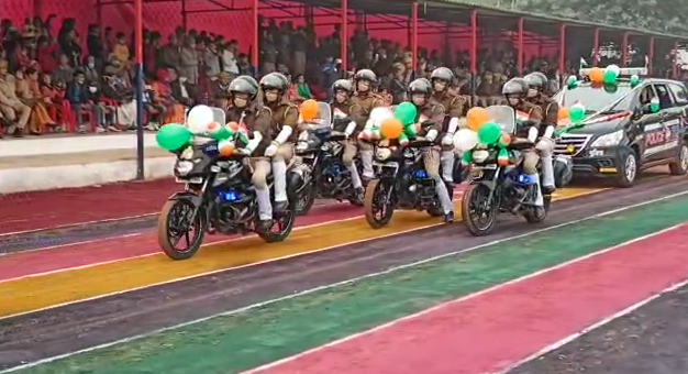 बरेली : पुलिस लाइन में बड़ी धूमधाम से मनाया गणतंत्र दिवस