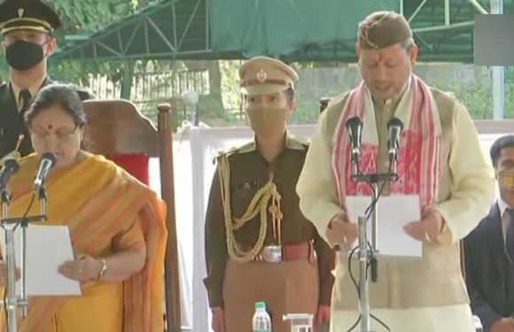 तीरथ सिंह रावत ने ली उत्तराखंड के CM पद की शपथ, PM मोदी ने दी बधाई
