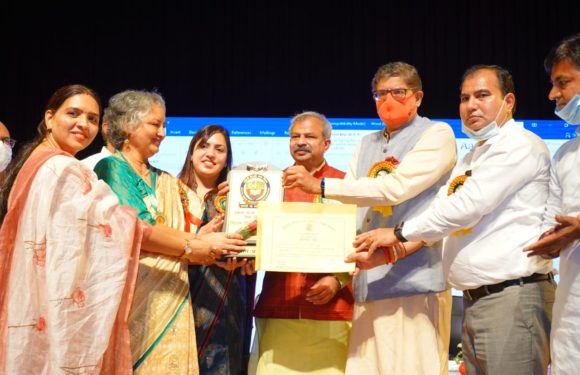 दिल्ली भाजपा ने किया शिक्षकों का सम्मान