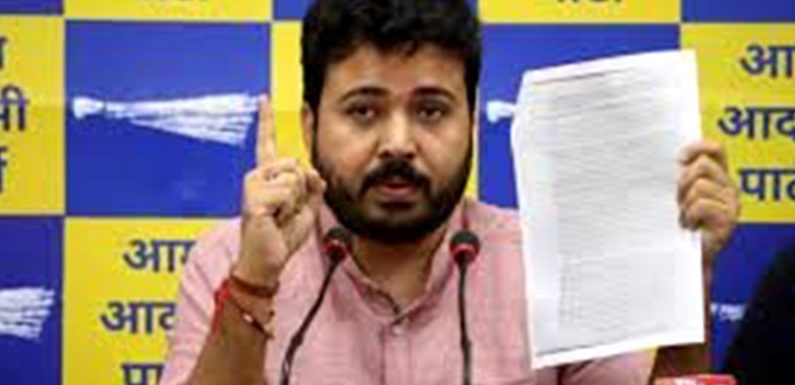 एमसीडी प्रभारी दुर्गेश पाठक ने भाजपा पर दिल्ली को गंदा करने का आरोप लगाया