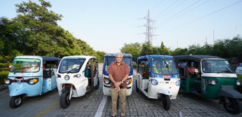 परिवहन मंत्री कैलाश गहलोत ने दिल्ली में ई-ऑटो मेले का किया उद्घाटन