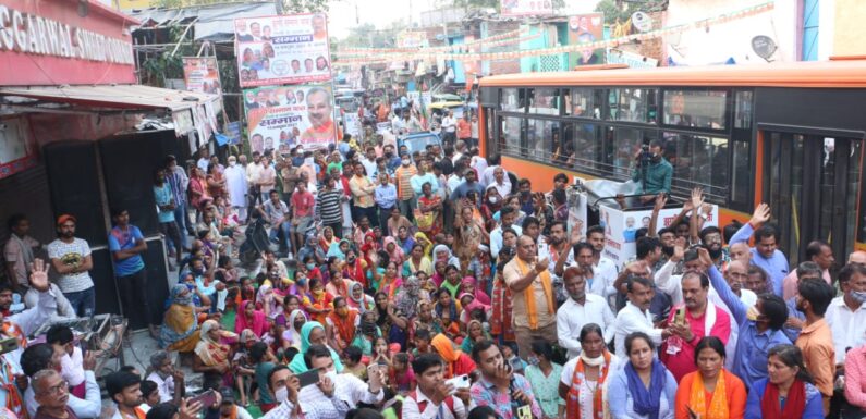 बादली विधानसभा में झुग्गी सम्मान यात्रा के माध्यम से भाजपा का सघन जनसम्पर्क