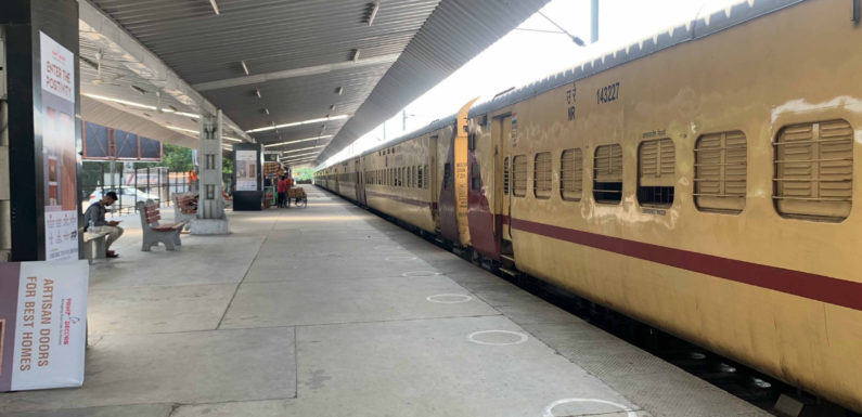 भारी बारिश की वजह से यूपी में रेलवे ट्रैक पर मिट्टी का कटाव, नई दिल्ली शताब्दी सहित ये ट्रेनें कैंसल