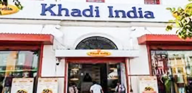 गुजरात ने 2 अक्टूबर को खादी की बिक्री बढ़ाई; पिछले रिकॉर्ड तोड़े