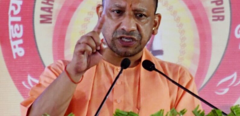 मलिन बस्तियों में रहने वाले लोगों को योगी सरकार देगी पक्का मकान