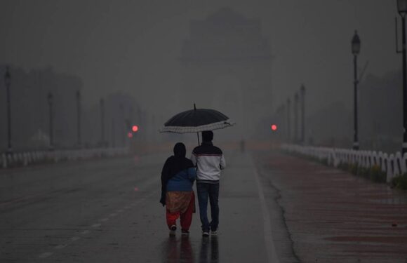 दिल्ली में शनिवार को बारिश के अनुमान के बाद हो सकती है ज़हरीली हवा में हल्की सुधार