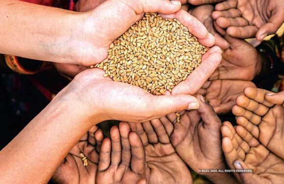 PM Garib Kalyan Anna Yojana सरकार ने ‘PM गरीब कल्याण अन्न योजना’ की अवधि बढ़ाई, अब मार्च 2022 तक मिलेगा मुफ्त राशन
