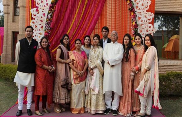 लालू यादव के घर फिर बजेगी शहनाई, तेजस्वी यादव की सगाई कल, दिल्ली में जुटा लालू परिवार
