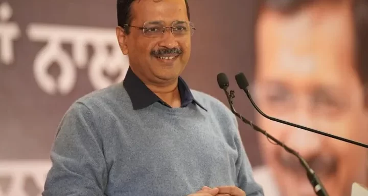 अरविंद केजरीवाल बोले – यूपी में सपा से गठबंधन , यूपी में अखिलेश यादव बना सकते हैं सरकार