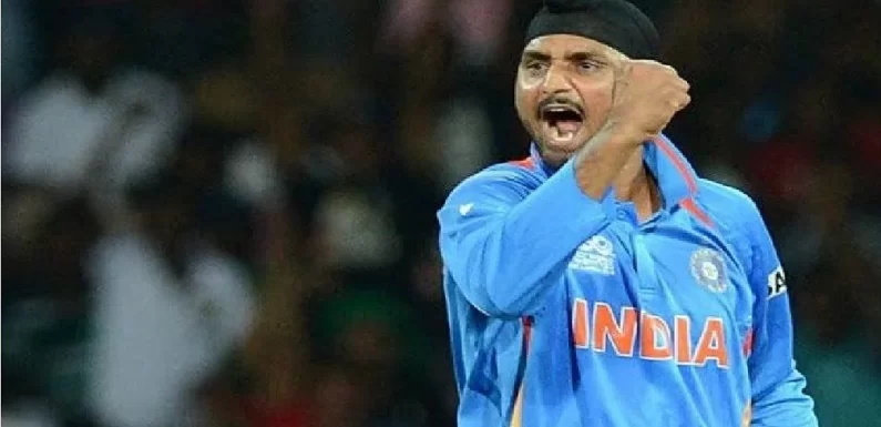हरभजन सिंह ने क्रिकेट के सभी फॉर्मेट से लिया संन्यास; ट्वीट कर कहा- ’23 सालों का सफर रहा शानदार’