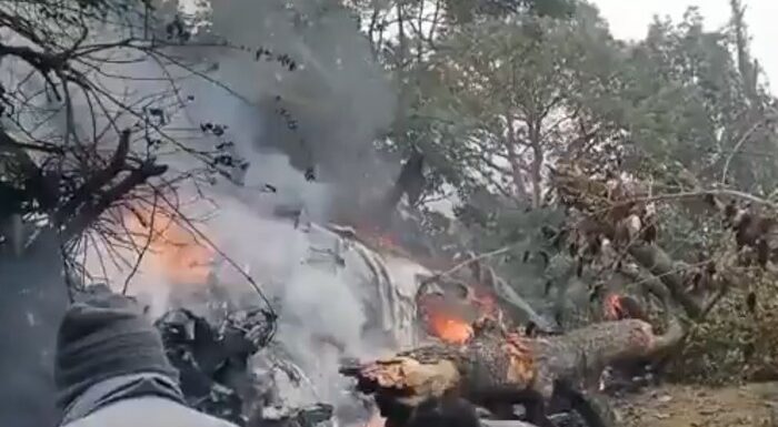 तमिलनाडु के कुन्नूर में सेना का हेलीकॉप्टर दुर्घटनाग्रस्त, पत्नी के साथ सीडीएस बिपिन रावत भी थे मौजूद