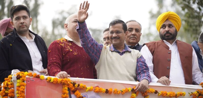 पंजाब में अरविंद केजरीवाल का ऐलान – “बच्चों को मुफ्त शिक्षा, शहीदों को 1 करोड़ की राशि”