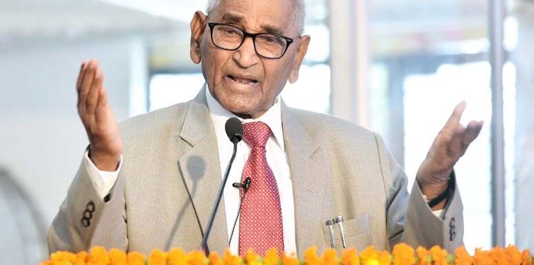 पेरू में न्यायाधीशों के अन्तर्राष्ट्रीय सम्मेलन में ‘विश्व संसद’ की जोरदार आवाज बुलंद की डा. जगदीश गाँधी ने