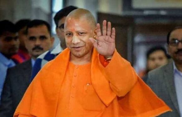 उत्तराखंड दौरे पर योगी आदित्यनाथ, स्वागत की तैयारी में धामी