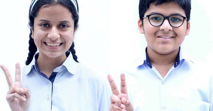 क्रिएटिव राइटिंग प्रतियोगिता का प्रथम पुरस्कार सी.एम.एस. छात्रों को