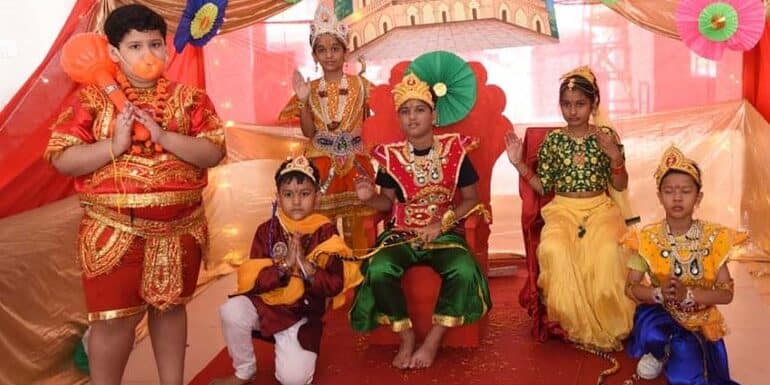 सी.एम.एस. के विभिन्न कैम्पसों में छात्रों ने हर्षोल्लास से मनाई दीपावली रामलीला का किया मंचन￼