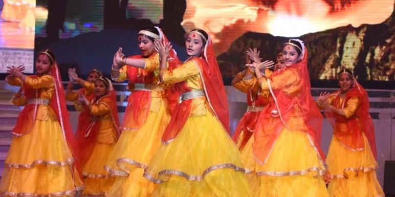 शिक्षात्मक-साँस्कृतिक कार्यक्रमों की अनूठी छटा बिखेरी सी.एम.एस. छात्रों ने