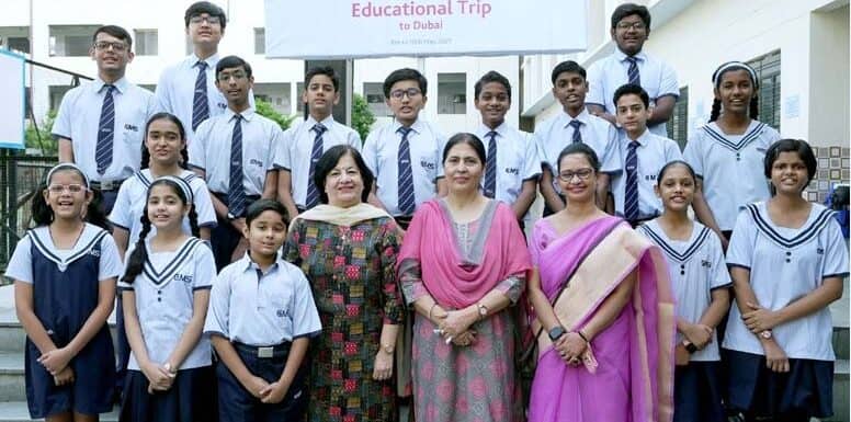 दुबई की शैक्षिक यात्रा पर रवाना हुआ सी.एम.एस. छात्र दल